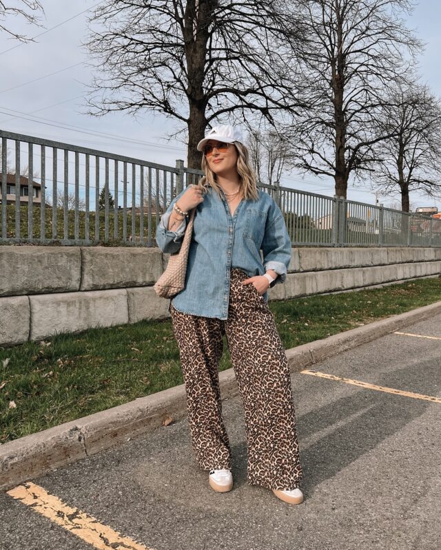 When in doubt, denim & leopard 🐆💙 Say “details” to have links to shop sent to your DMs!

_________

Midsize spring outfits, spring fashion trends, denim shirt, leopard wide leg pants, adidas samba sneakers, everyday style
.
.
.
#midsizefashion #springoutfits #springoutfitideas #size12 #size14 #everydaystyle #midsizeoutfits #leopardpants