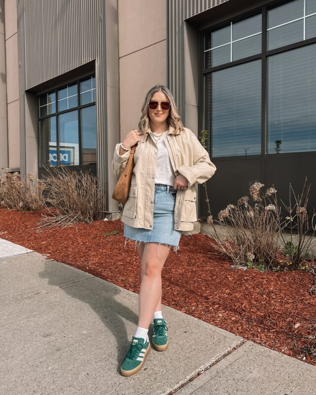 Fully embracing jacket + mini skirt weather ☀️ Say “DETAILS” to have links to shop sent to your DMs! 

_______

Midsize spring outfits, spring 2025 fashion, barn jacket, denim mini skirt, adidas sneakers, everyday style
.
.
.
#midsizefashion #springoutfits #springootd #everydayoutfit #springoutfitideas #midsizeoutfits #size12 #size14 #adidasgazelle #adidassneakers