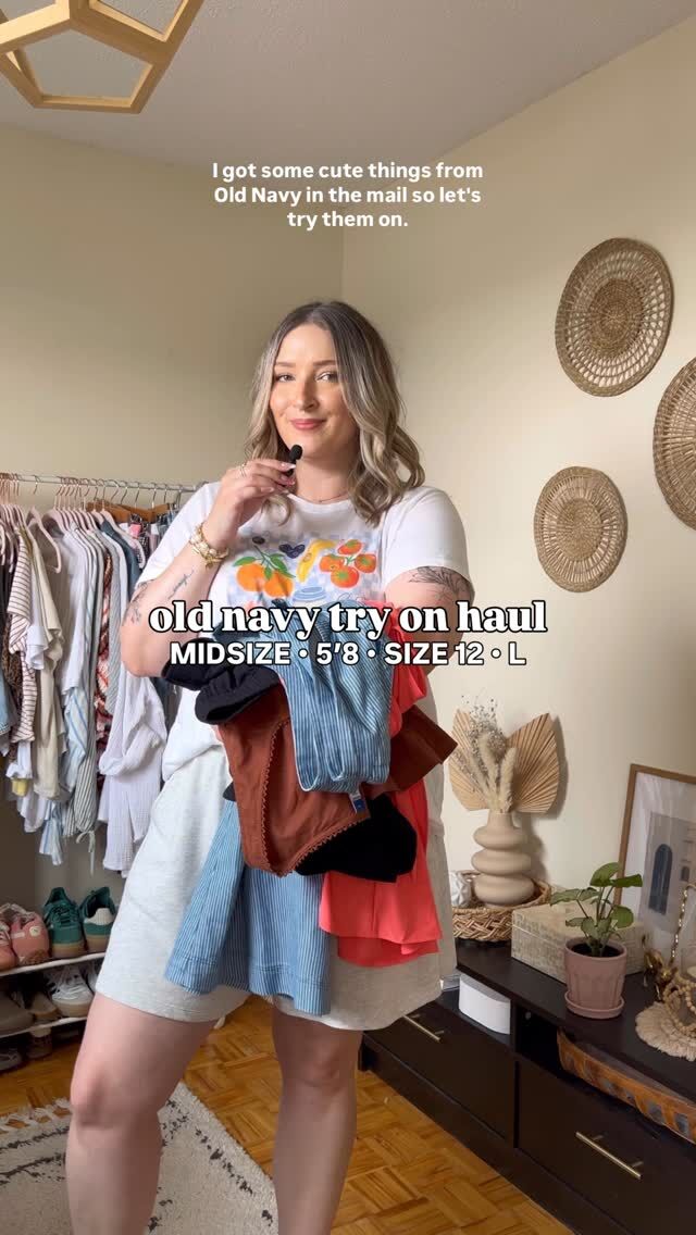 Say “HAUL” to have links to shop sent to your DMs! @oldnavy is so good this summer ☀️ 

_________

Midsize summer fashion, old navy try on haul, tank top, comfy shorts, button front denim dress, swimsuit dress, modest swimsuit, summer outfits, size 12
.
.
.
#midsizefashion #size12 #summerfashiontrends #oldnavy #oldnavystyle #midsizestyle #summeroutfits #fashionover30 #swimdress #modestswimwear #everydaystyle